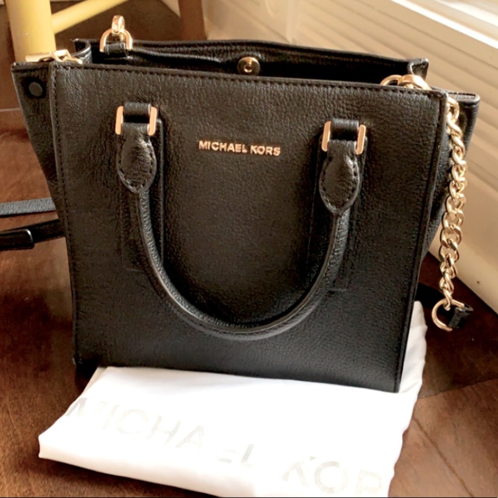 MICHAEL KORS BLACK PURSE